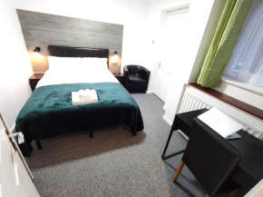 Rowan Studio - City Centre Self Contained One-Bed Flat